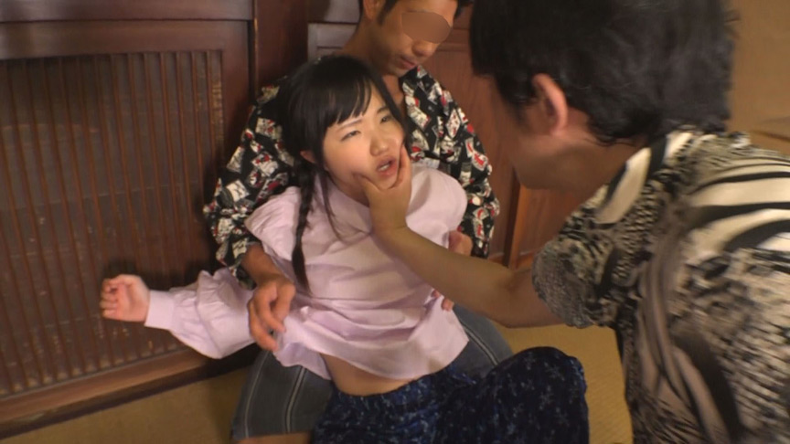 昭和X年 まだ18才の小柄で純粋無垢な貧しい乳をした少女は、許嫁として結婚を約束した幼馴染のために体を差し出しました…。 005