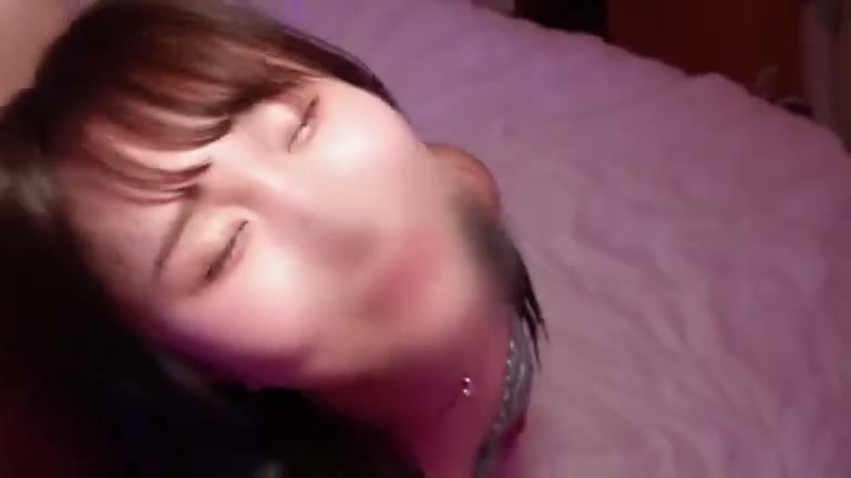 【143cm】【小柄】クズ男ばかり引くイケメン好き女子。見た目はピュア、中身は手練れ。敏感ボディに凄テク。ミニマムボディを容赦なくピストン、イキまくりSEX 【同人】素人セク子→ 同人撮影 25 012